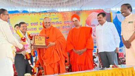 ಮಾಗಡಿ: ಮಠಗಳು ಸಮಾಜಮುಖಿ ಕೆಲಸ ಮಾಡುತ್ತಿವೆ: ಬ್ಯಾಲಕೆರೆ ಗ್ರಾಮದಲ್ಲಿ ಸಂಸದ ಡಾ.ಸಿ.ಎನ್ ಮಂಜುನಾಥ್