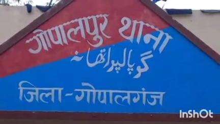 कुचायकोट: गोपालपुर पुलिस थाना क्षेत्र के दोना शुक्ल के समीप से एक मोटरसाइकिल सवार को 15 पीस टेट्रा पैक शराब के साथ किया गिरफ्तार