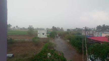 ஆத்தூர்: கெங்கவல்லி உள்ளிட்ட ஆத்தூர் பகுதிகளில் அக்னி நட்சத்திர தினத்தில் சூறாவளி காற்றுடன் மழை