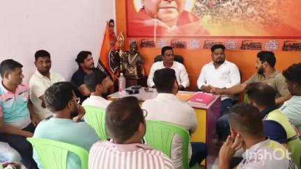 पालघर: विरार परिसरातील मनसे शाखांना मनसे वाहतूक सेना जिल्हाध्यक्षांनी भेट देत बैठक घेऊन पदाधिकाऱ्यांची साधला संवाद