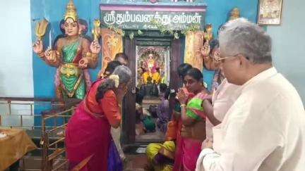 காஞ்சிபுரம்: தும்பவனம் பகுதியில் உள்ள ஸ்ரீ தும்பவத்தம்மன் ஆலயத்தில் அக்னி நட்சத்திரத்தை ஒட்டி குலதெய்வ வழிபாடு