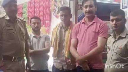 ज्वालामुखी: ज्वालामुखी पुलिस ने कल देर रात डोल में एक व्यक्ति की दुकान से 27 बोतल अंग्रेजी शराब की बरामदगी की