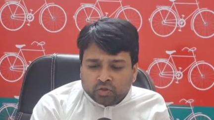 बहराइच: शहर निवासी सपा राष्ट्रीय प्रवक्ता ने केंद्र सरकार पर हमला किया, बोले- जातीय जनगणना की मांग पर विपक्ष के आगे झुकी सरकार