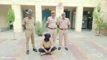 #PS खींवसर:- सुपारी लेकर फर्नीचर व्यवसायी के साथ गम्भीर मारपीट करने के प्रकरण में एक आरोपी इन्साफ को बापर्दा #गिरफ्तार किया गया।