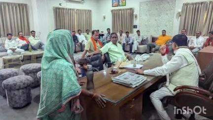 पठारी: क्षेत्र के दर्जन से अधिक नागरिकों ने विधायक को अपनी समस्याओं के समाधान के लिए आवेदन दिए