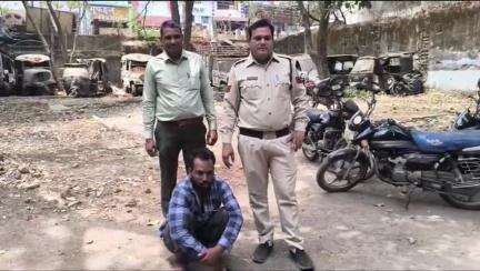 रतलाम नगर: थाना माणकचौक पुलिस ने रात्रि चेकिंग के दौरान अवैध हथियार के साथ एक व्यक्ति को मुखर्जी नगर से पकड़ा