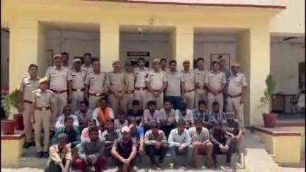 सागवाड़ा: सागवाड़ा पुलिस ने एरिया डोमिनेशन ऑपरेशन के तहत कार्रवाई कर 26 आरोपियों को किया गिरफ्तार