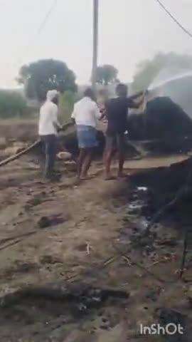 ఇల్లంతకుంట: మల్యాల గ్రామంలో అగ్ని ప్రమాదం.. కాలి బూడిదైన పశువుల గ్రాసం, ఎడ్ల బండ్లు