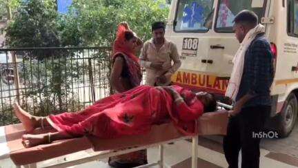 अतर्रा: पुनाहुर गांव में आपसी कहासुनी के दौरान परिवारिक दबंगों ने महिला से की मारपीट, घायल महिला को अस्पताल में भर्ती कराया गया