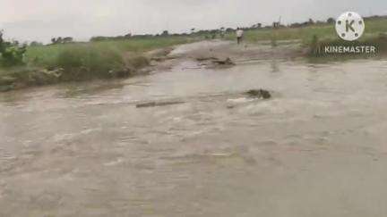 बगहा: बगहा में मूसलाधार बारिश से कई गांवों का संपर्क टूटा
