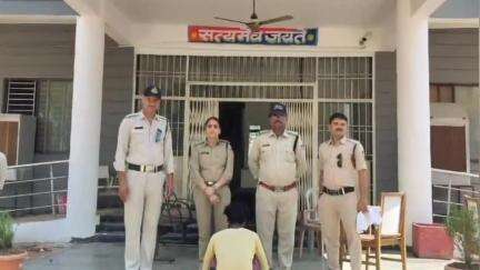 पटेरा: पटेरा थाना पुलिस ने 4 साल से फरार चल रहे स्थायी वारंटी को पकड़ा, न्यायालय में किया पेश
