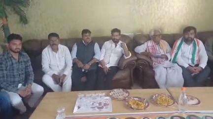 आदित्यपुर गम्हरिया: S TYPE स्थित कांग्रेस के प्रदेश महासचिव के आवासीय कार्यालय में प्रेस कॉन्फ्रेंस की गई, 6 मई को संविधान बचाओ रैली का ऐलान