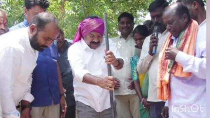 ఇల్లంతకుంట: లింగాపూర్‌లో ప్రభుత్వ పాఠశాలలో సైన్స్ ల్యాబ్ భవన నిర్మాణానికి భూమి పూజ చేసిన మానకొండూరు శాసనసభ్యులు కవ్వంపల్లి సత్యనారాయణ