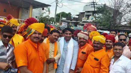 सीहोर: ग्राम सेमरा दांगी में 21 कुंडीय महायज्ञ को लेकर भव्य कलश यात्रा का हुआ शुभारंभ, नगर पालिका अध्यक्ष व पार्षद हुए शामिल