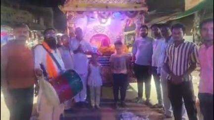 मनोहरथाना: मनोहर थाना कस्बे में पहुंची ज्योति कलश रथ यात्रा, ग्रामीणों ने किया भव्य स्वागत