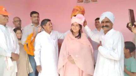 कनीना: महेंद्रगढ़ के गांव सिहोर की बेटी इंदुबाला ने यूपीएससी परीक्षा पास की, गांव में स्वागत