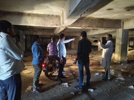 महापौर संजय पांडे ने डॉ श्यामा प्रसाद मुखर्जी व्यवसायिक परिसर का निरीक्षण कर सफाई के निर्देश दिए