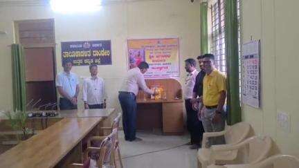 ದಾಂಡೇಲಿ: ಅಂಬೇವಾಡಿಯಲ್ಲಿರುವ ತಾಲ್ಲೂಕು ಆಡಳಿತ ಸೌಧದಲ್ಲಿ ಮಹರ್ಷಿ ಭಗೀರಥ ಜಯಂತಿ ಆಚರಣೆ