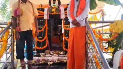 ಕುಂದಗೋಳ: ಕುಂದಗೋಳ ತಾಲೂಕಿನ ಗುಡೇನಕಟ್ಟಿ ಗ್ರಾಮದಲ್ಲಿ ಶ್ರೀ ಮೈಲಾರಲಿಂಗೇಶ್ವರ ಜಾತ್ರಾ ಮಹೋತ್ಸವ ಅದ್ಧೂರಿಯಾಗಿ ಜರುಗಿತು