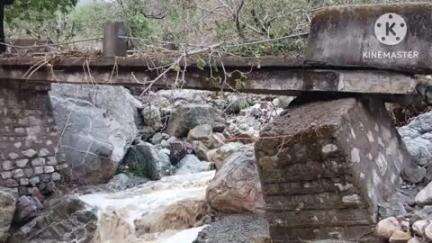 सल्ट: तड़म क्षेत्र में मुसलाधार बारिश और ओलावृष्टि से पेयजल लाइन व पुलिया को हुआ नुकसान, सड़क रही बाधित