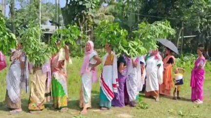 ঢকুৱাখানা ভাগ: ঢকুৱাখনাৰ দুটা ভোট কেন্দ্ৰত শান্তিপূৰ্ণ ভাবে দেওবাৰে আবেলি প্ৰায় ৪.৩০ লৈকে সম্পন্ন হয় ভোট গ্ৰহণ প্ৰক্ৰিয়া