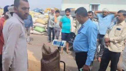 कोटर: एसडीएम नागौद ने गेहूं उपार्जन केंद्रों का निरीक्षण किया
