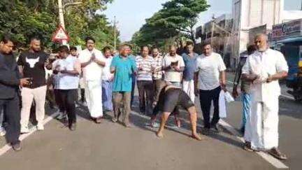 செங்கோட்டை: எட்டாம் வகுப்பு மாணவன் யோகா மூலம் உலக சாதனை புத்தகத்தில் இடம் பிடிக்கும் முயற்சி மேற்கொண்டார்