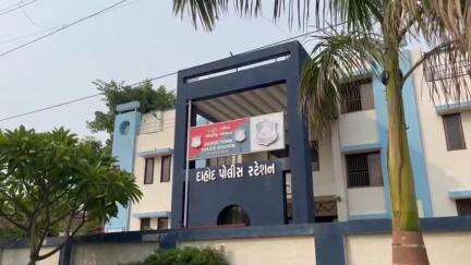 દાહોદ: પડાવ ચોકડી અને કતવારા તેમજ બોરખેડા ખાતેથી પોલીસે વિદેશી દારૂ જપ્ત કર્યો