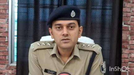 गोपालगंज: सदर एसडीपीओ प्रांजल ने अपने कार्यालय में बताया, विभिन्न थानों से जप्त किए गए 9800 लीटर शराब का किया गया विनिष्ट