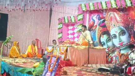 नौरोजाबाद: ग्राम निपानिया के खेर माता मंदिर में आयोजित देवी पुराण कथा में पहुंचे श्रद्धालु, कथा का किया श्रवण