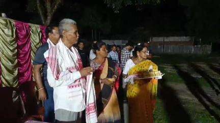বঙাইগাঁও ভাগ: চুঙাপোতাত ৰাইজৰ সমৰ্থিত প্ৰাৰ্থী পিয়ালি চক্ৰৱৰ্তীৰ হৈ প্ৰচাৰ চলায় সাংসদ ফণীভূষণ চৌধুৰীয়ে