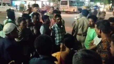 উদয়পুর: উদয়পুর শহরের বিভিন্ন জায়গাতে দুর্ঘটনা নিয়ন্ত্রনে চেকিং করেন মহকুমা পুলিশ আধিকারিক যান দুর্ঘটনা নিয়ন্ত্রণে