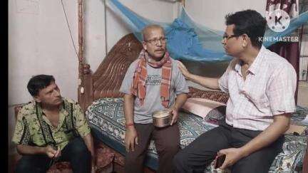 বিলোনিয়া: বিলোনিয়া বিধানসভা কেন্দ্র এলাকার অবসর প্রাপ্ত কলেজের শিক্ষক সন্তোষ মজুমদারের বাড়িতে যান বাম বিধায়ক দীপঙ্কর সেন