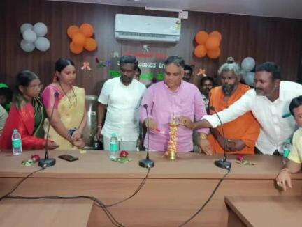 ಶಿಗ್ಗಾಂವ: ಹುಲಗೂರು ಗ್ರಾಮ ಪಂಚಾಯಿತಿಯಲ್ಲಿ ಮೀಟಿಂಗ್ ಹಾಲ್ ಉದ್ಘಾಟಿಸಿದ ಶಾಸಕ ಪಠಾಣ್
