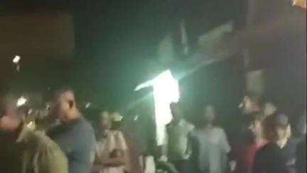 গোলাঘাট: গোলাঘাট নগৰৰ মাজমজিয়াৰ জি.এফ ৰোডত উত্তপ্ত পৰিস্থিতি, জাম জাম বাছৰ গাফিলতি অভিযোগ,ঘটনাস্থলীত উপস্থিত আৰক্ষী