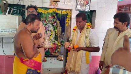 ಕೂಡ್ಲಿಗಿ: ಚಿಕ್ಕಜೋಗಿಹಳ್ಳಿ ತಾಂಡಾ ಗ್ರಾಮದಲ್ಲಿ ಆದಿಶಕ್ತಿ ಮಾತೆ 33ನೇ ವಾರ್ಷಿಕೋತ್ಸವ ಕಾರ್ಯಕ್ರಮ, ಶಾಸಕ ಶ್ರೀನಿವಾಸ್ ಭಾಗಿ
