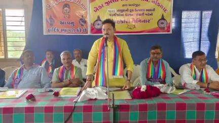માતર: ખેડા જિલ્લા સહકારી સંઘ દ્વારા માતર તાલુકાની દૂધ ઉત્પાદક સહકારી મંડળીઓના ચેરમેન અને સેક્રેટરીઓ માટેના સેમિનાર નો શુભારંભ