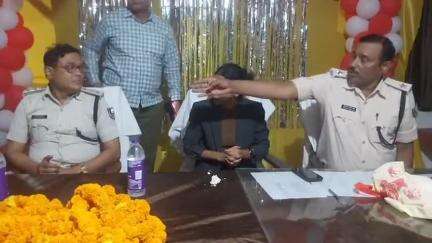 लालगंज: लालगंज की निवर्तमान थानाध्यक्ष सह प्रशिक्षु आईपीएस शैलजा को दी गई विदाई