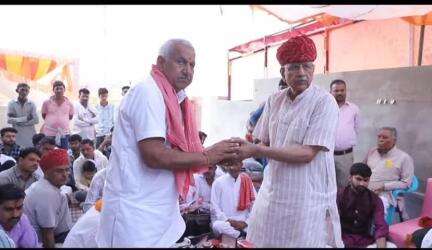 शादी में एक रुपए और नारियल लेकर बिना दहेज के की शादी #aajtak #rajasthannews#pankajpanchariya0
