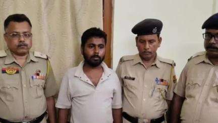 ধর্মনগর: প্রায় ২৪ লক্ষাধিক নগদ টাকা সহ এক ব্যক্তিকে আটক করল ধর্মনগর জিআরপি পুলিশ