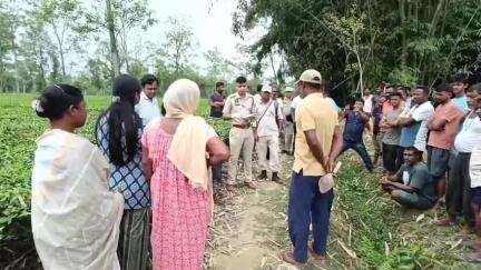 মৰাণ: মৰাণৰ ৰাঙলীত  চাঞ্চল্যকৰ হত্যাকাণ্ড লাঠিৰে মৰিয়াই পত্নীক হত্যা কৰি স্বামীৰ পলায়ন, আৰক্ষীয়ে উদ্ধাৰ কৰিছে মৃতদেহ