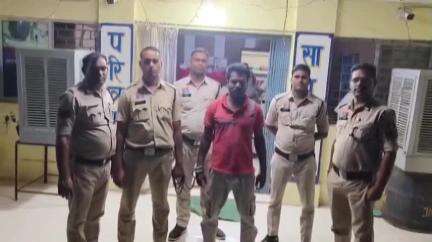 डभरा पुलिस ने नाबालिग बालिका को मोटरसाइकिल में बैठाकर ले जाकर छेड़छाड़ करने वाले आरोपी को किया गिरफ्तार