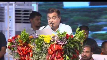 అసిఫాబాద్: ఆసిఫాబాద్ సభలో తెలుగులో మాట్లాడిన కేంద్ర మంత్రి నితిన్ గడ్కరీ
