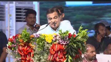 అసిఫాబాద్: స్మార్ట్ సిటీ కాదు,స్మార్ట్ విలేజ్ నిర్మిద్దాం, ఆసిఫాబాద్ సభలో కేంద్రం మంత్రి నితిన్ గడ్కరీ