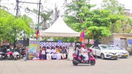 ചാവക്കാട്: അനധികൃതമായി താമസിക്കുന്ന പാകിസ്ഥാൻ പൗരന്മാരെ പുറത്താക്കണം, ഗുരുവായൂർ പടിഞ്ഞാറെ നടയിൽ ബി.ജെ.പി ധർണ്ണ നടത്തി