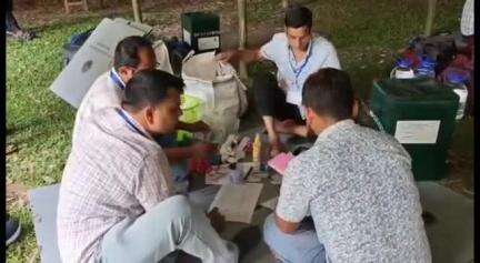 বৰপেটা: জিলাত নিৰ্বাচনী প্ৰস্তুতি সম্পূৰ্ণ, এম চি কলেজৰ পৰা দুৰ্গম কেন্দ্ৰলৈ আগতীয়াকৈ ৰাওনা হৈছে ভোটগ্ৰহণকাৰী দল