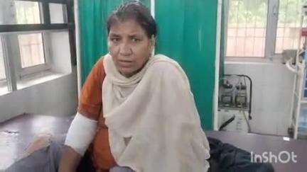 बिजनौर: बिजनौर में राम के चौराहे पर कार चालक ने पैदल जा रही महिला को मारी टक्कर