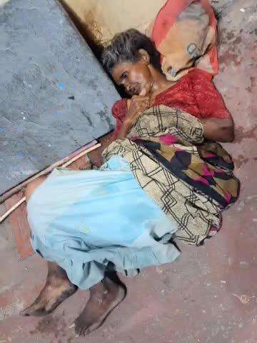 నిజామాబాద్ సౌత్: నగరంలోని గాంధీ చౌక్ లో వృద్ధ మహిళా మృతి..
