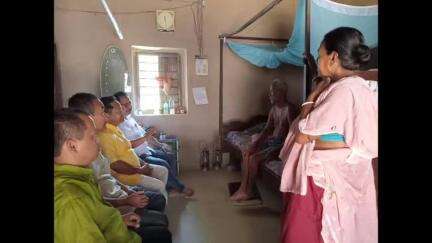 খোয়াই: রামচন্দ্র ঘাট মন্ডলের গৌরনগরস্থিত যজ্ঞেশ্বর দত্তের শারীরিক অসুস্থতার খবর পেয়ে তাকে দেখতে জান বিজেপি খোয়াই জেলার সভাপতি