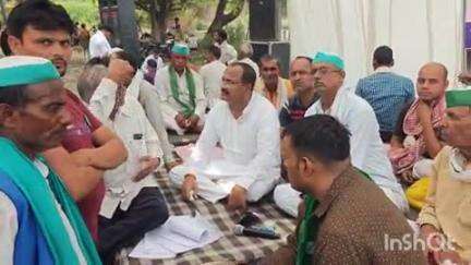 बिंदकी: पहुर गांव में विभिन्न समस्याओं को लेकर भारतीय किसान यूनियन अराजनैतिक गुट की महापंचायत हुई